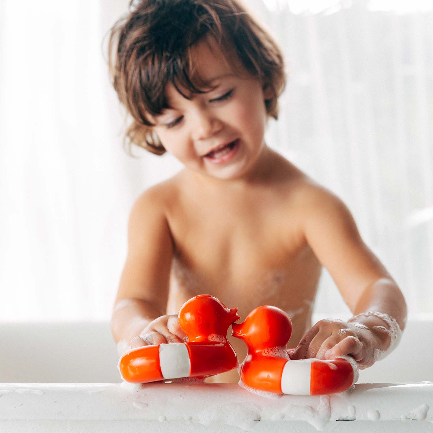 Oli & Carol Badspeelgoed Floatie Duck Red