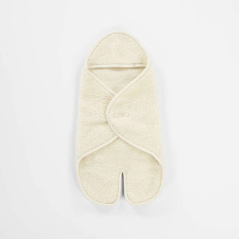 Kico Label Wikkeldeken met Voetjes en Kap Merinowol Naturel  78x78 cm