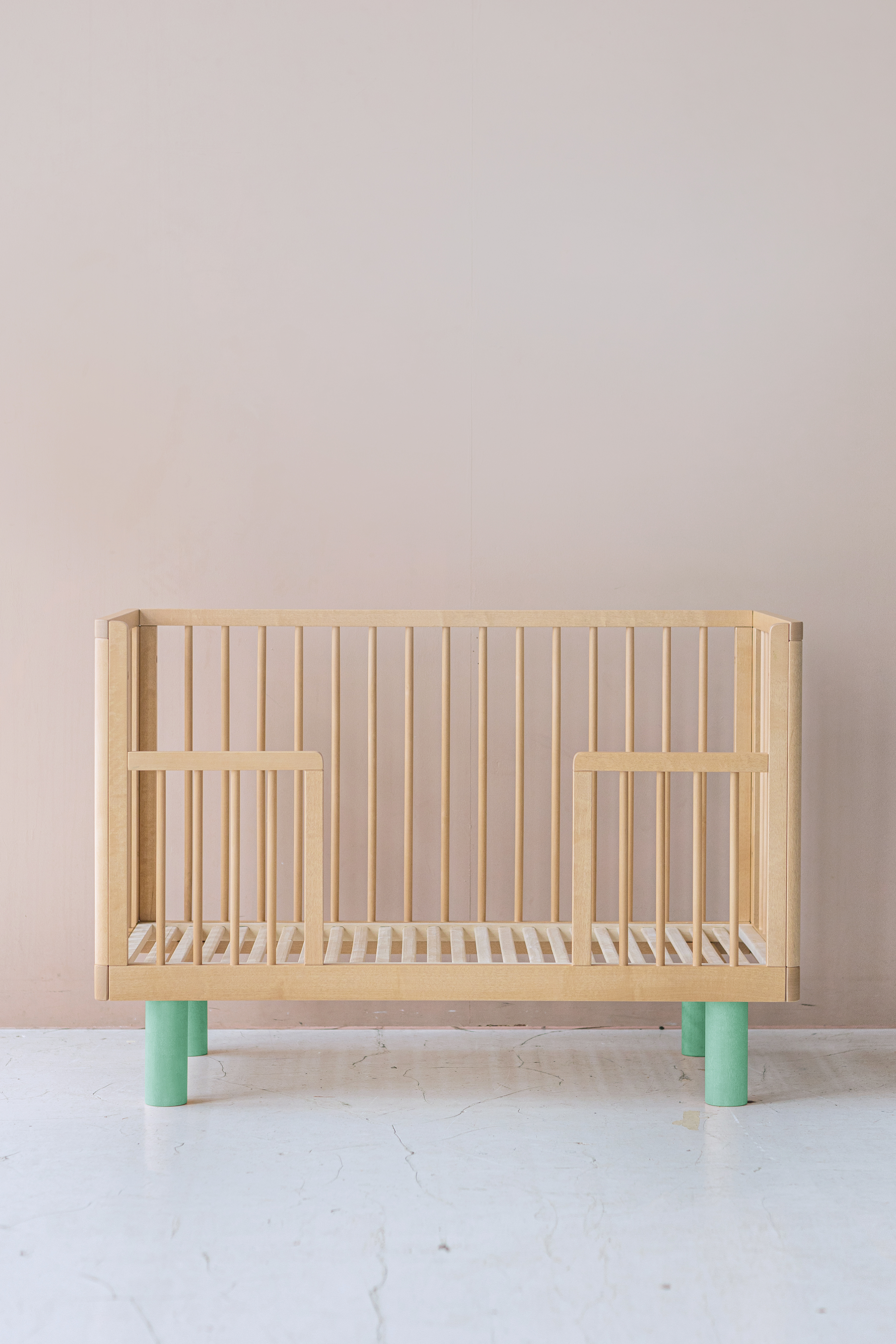 Karl&Fric Bed Nox Cot met Junior Rails Natural Wood-Green 120x60 cm